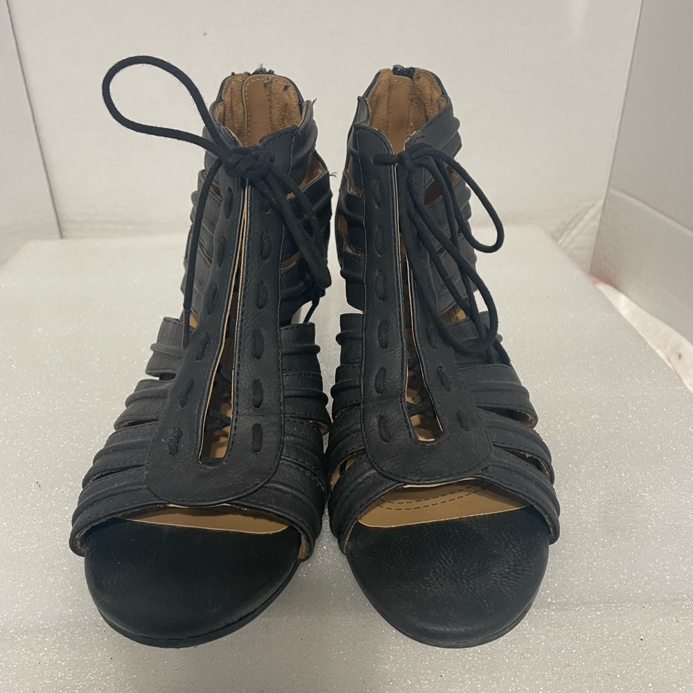 Natural Soul Black Lace-Up Cutout Gladiator Sandals